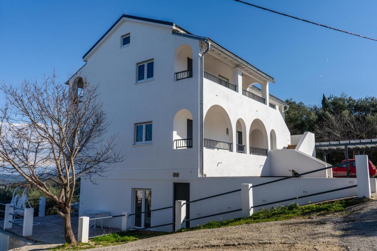 Ocean Breeze Apartamento Avliótes